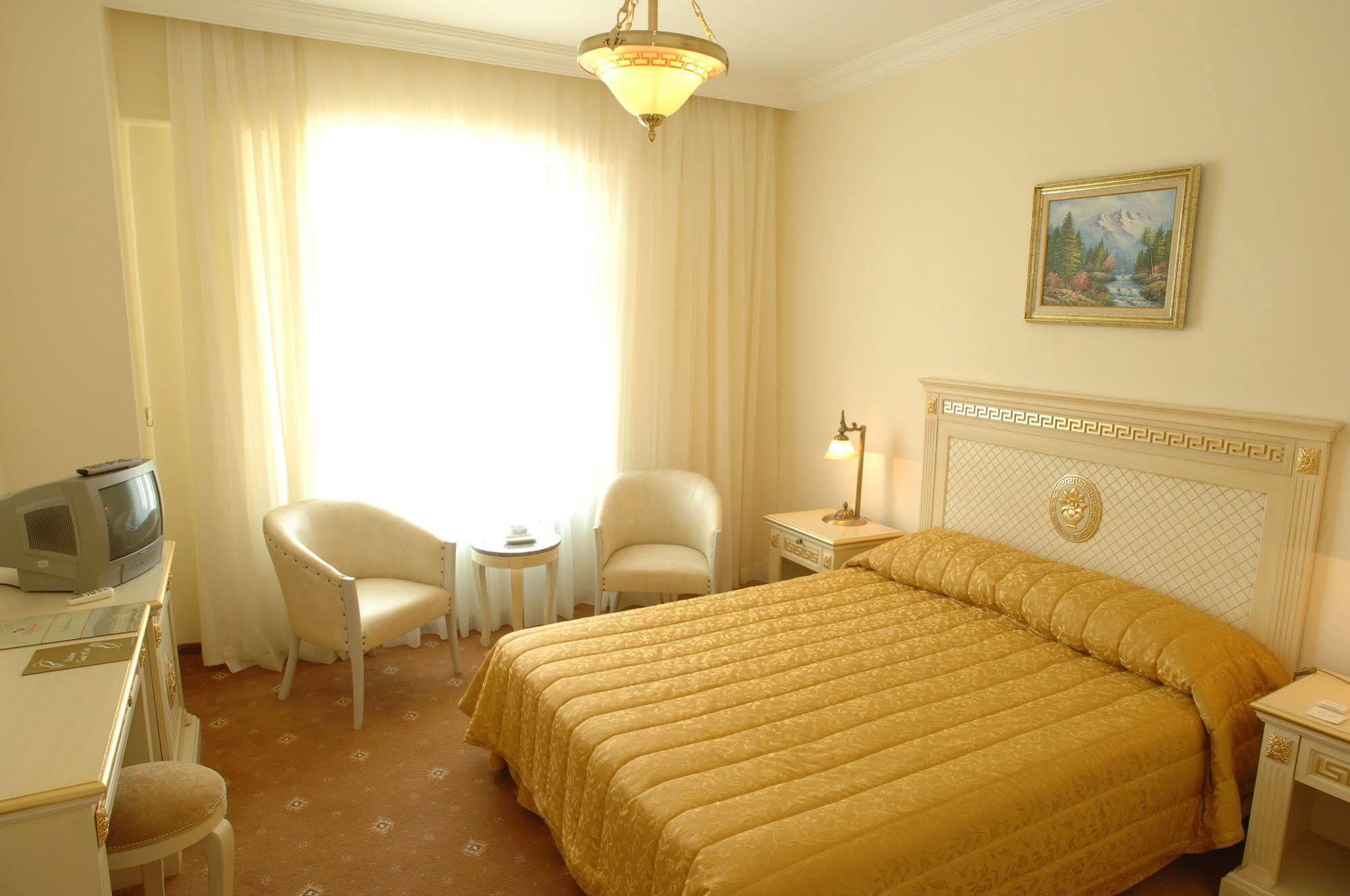 Gure Saruhan Thermal Akçay Buitenkant foto