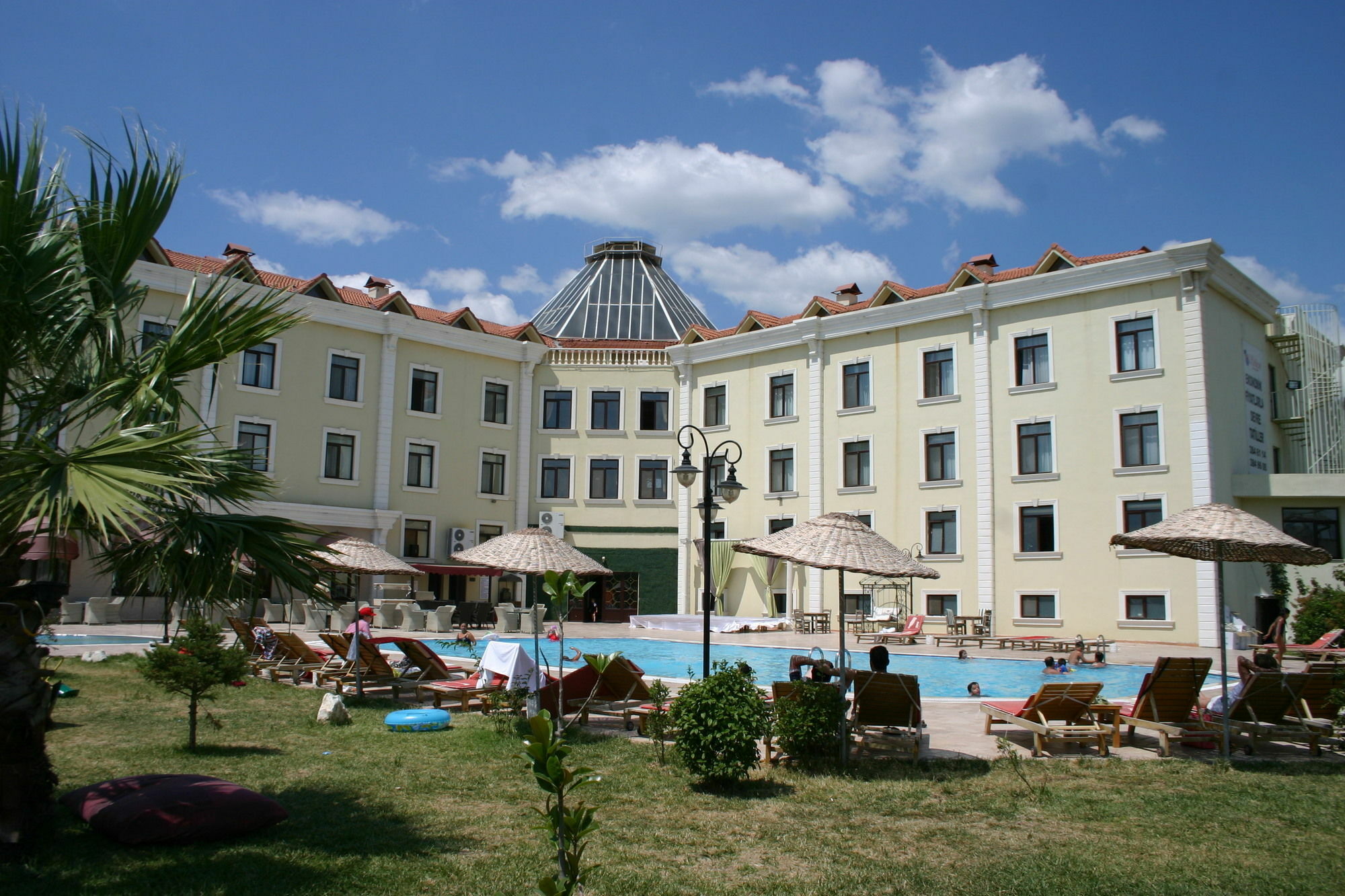 Gure Saruhan Thermal Akçay Buitenkant foto