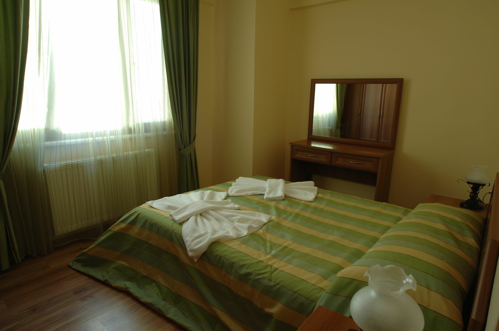 Gure Saruhan Thermal Akçay Buitenkant foto