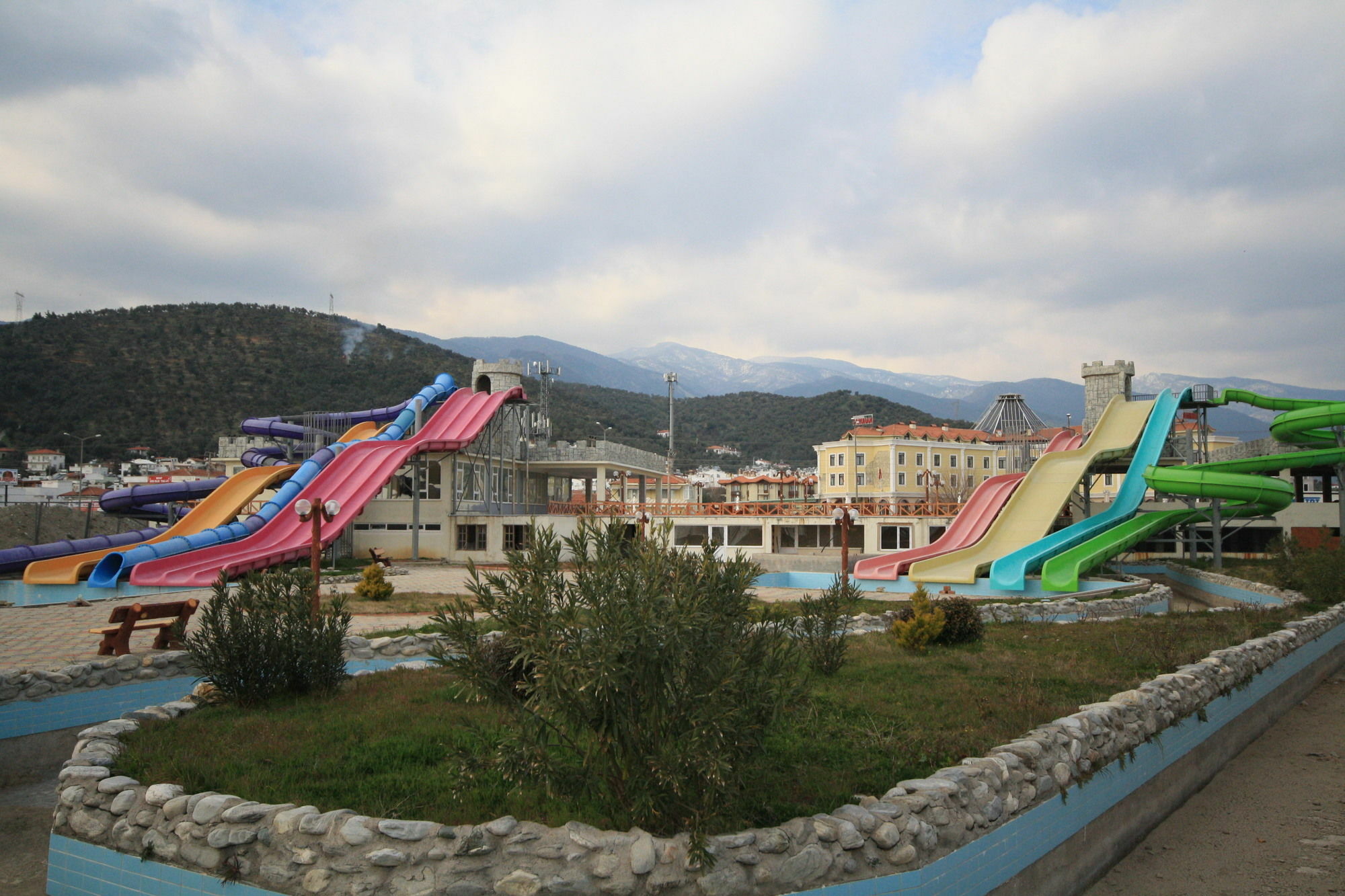 Gure Saruhan Thermal Akçay Buitenkant foto